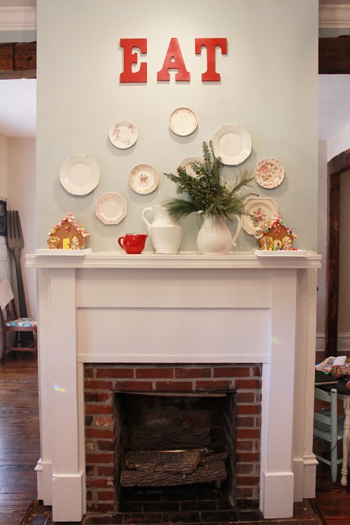 Christmas Cottage - kitchen mantel