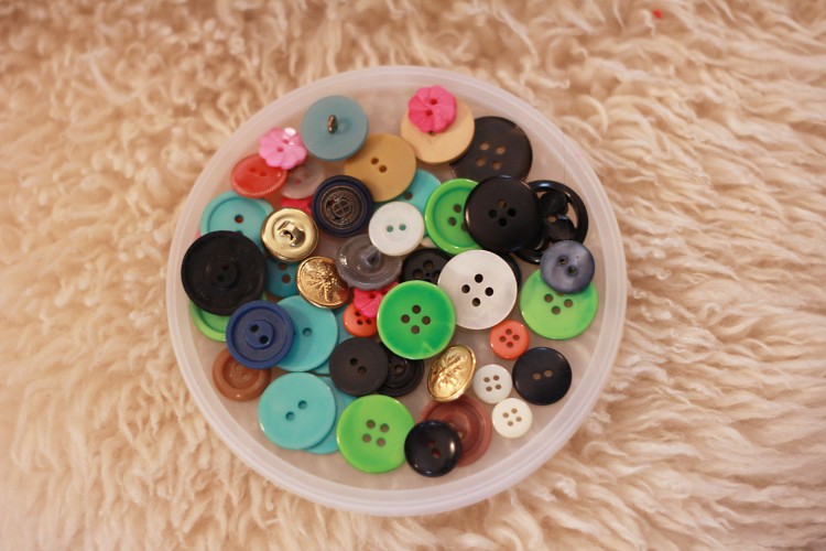 assorted new & vintage buttons