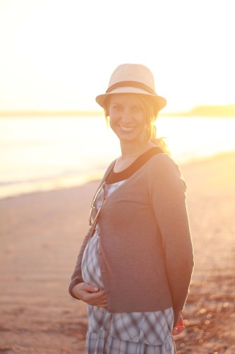 20 weeks maternity at the ocean